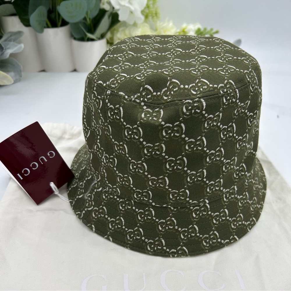 SOLD!!!! Men’s Gucci, GG shadow JACQUARD bucket, hat and olive green cotton
